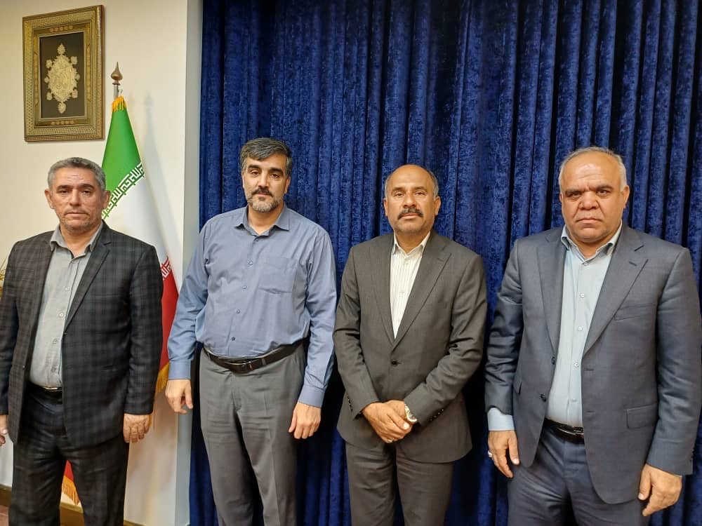 تسریع پروژه‌های راهداری شرق هرمزگان با پیگیری‌های دکتر هاشمی؛ دستور پرداخت مطالبات پیمانکاران و تخصیص ماشین‌آلات جدید