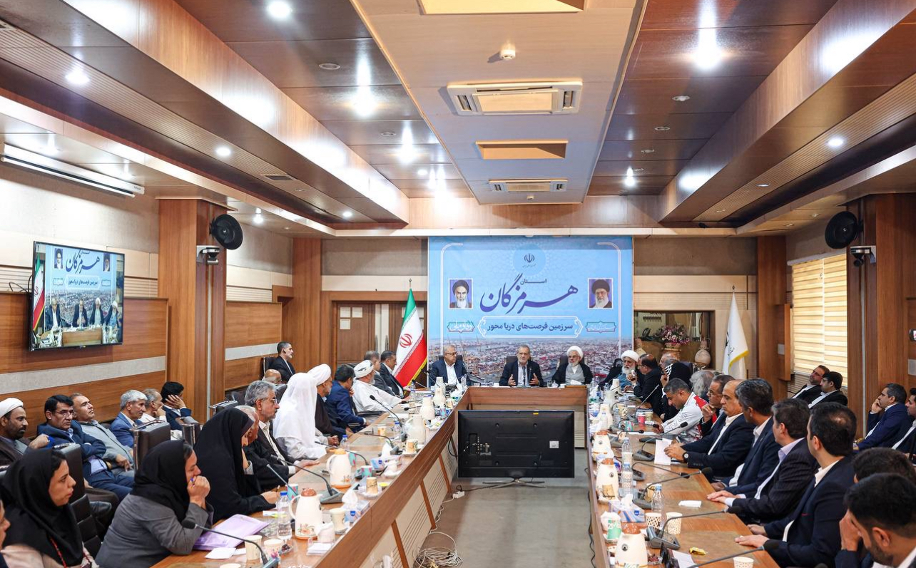 ‎مطالبه‌گری شرق هرمزگان در سفر رئیس‌جمهور دکتر هاشمی: توسعه متوازن نیاز فوری منطقه است