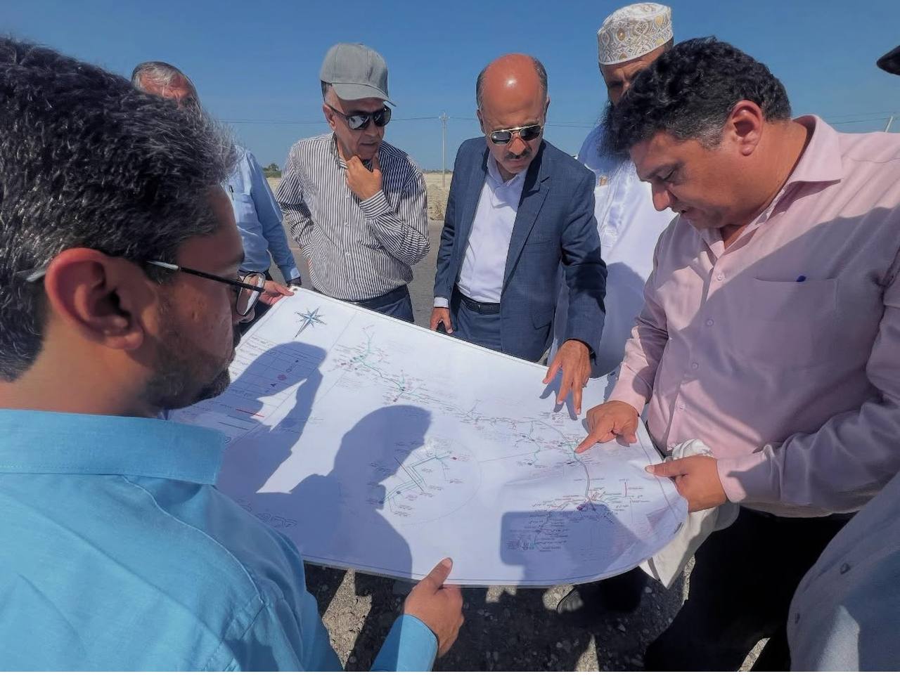 بازدید میدانی دکتر هاشمی از شهرستان جاسک و بررسی مطالبات مردمی با حضور مسئولان استانی